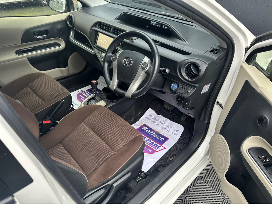 2014 Toyota Aqua Automatic €9,250