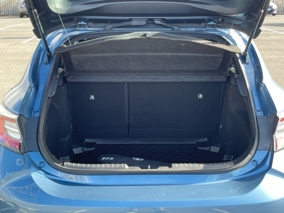 2022 Toyota Corolla - image 10