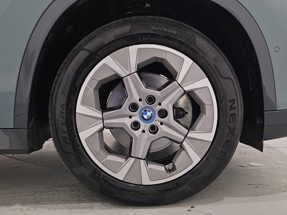 2024 BMW iX1 - image 14