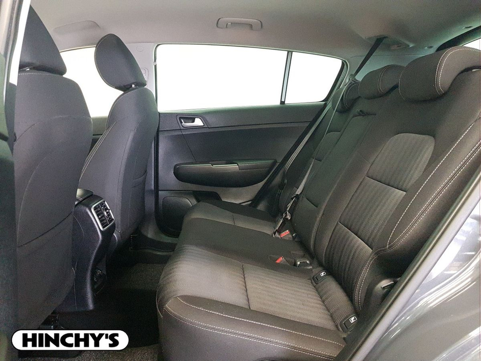 2021 Kia Sportage - image 7