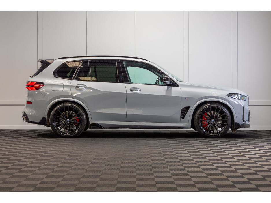 2024 BMW X5 - image 6