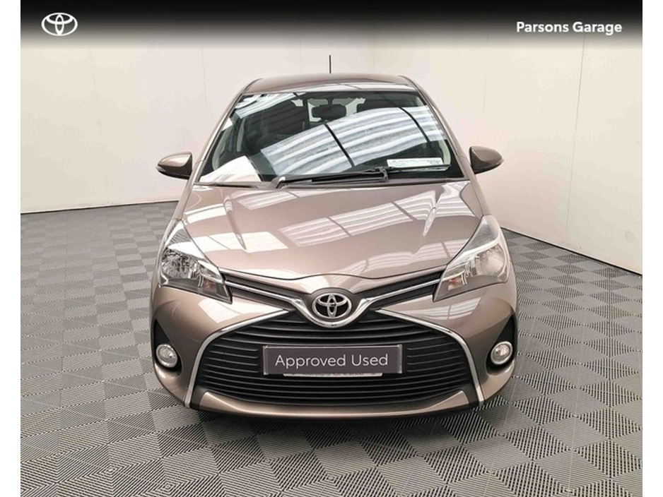 2017 Toyota Yaris - image 5