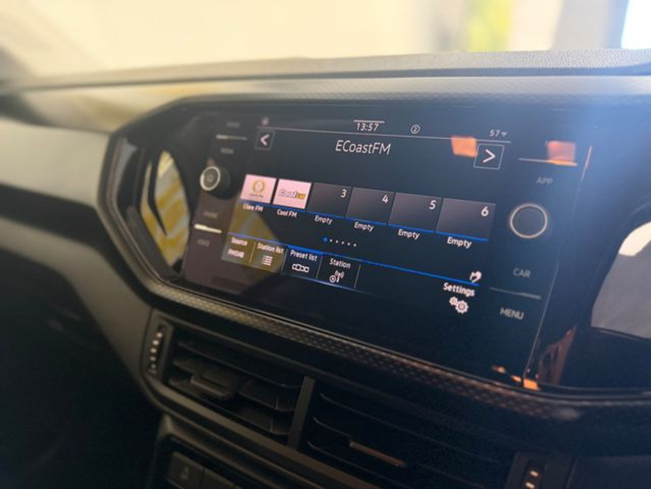 2023 Volkswagen T-Cross - image 10