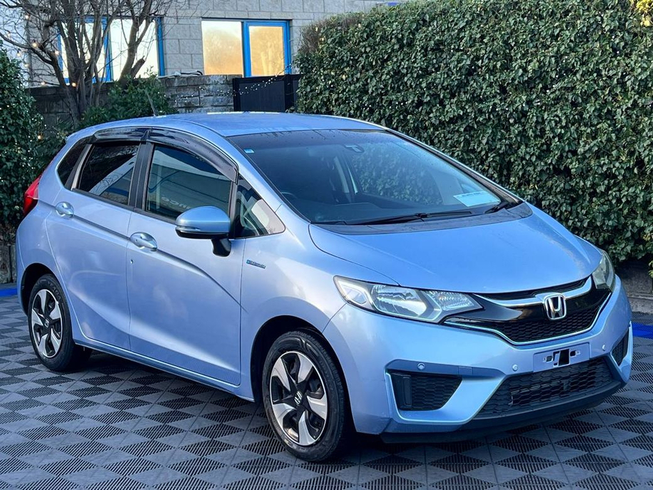 2016 Honda Fit F-PACKAGE 1.5 HYBRID // SERVICE HISTORY // REVERSE CAMERA // DIGITAL CLIMATE CONTROL €10,900