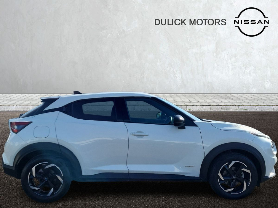 2023 Nissan Juke - image 3