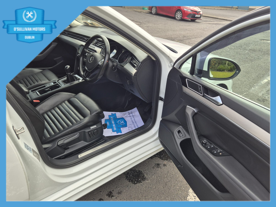 2016 Volkswagen Passat - image 16