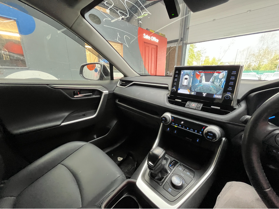 2021 Toyota Rav4 - image 18