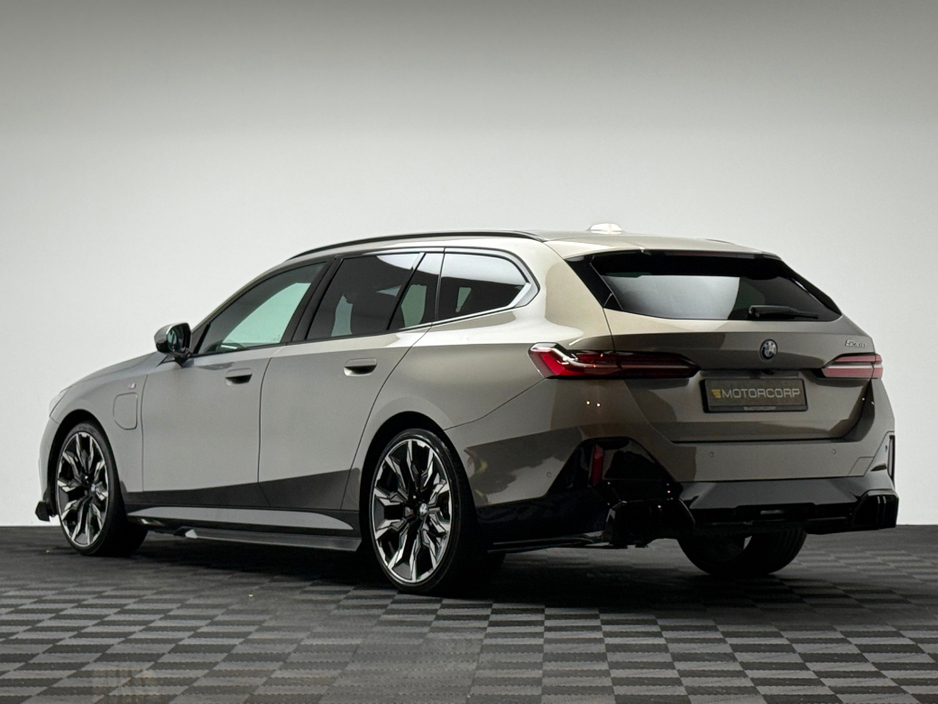 2025 BMW 5 Series - image 5