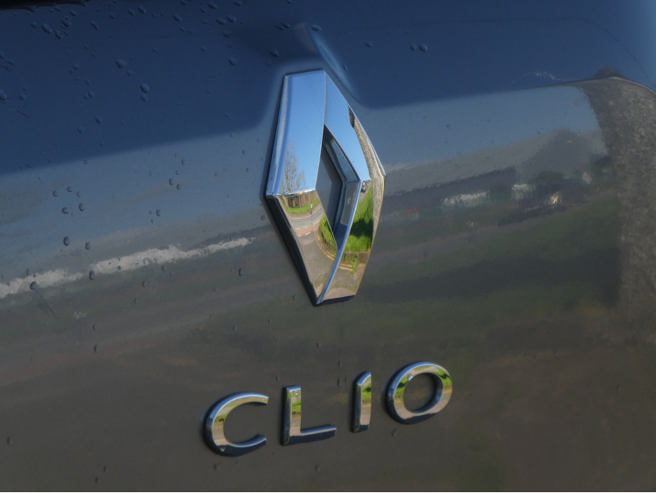 2016 Renault Clio - image 5