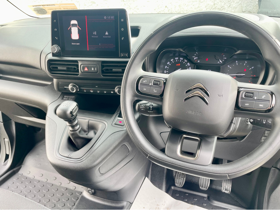 2023 Citroen Berlingo - image 10