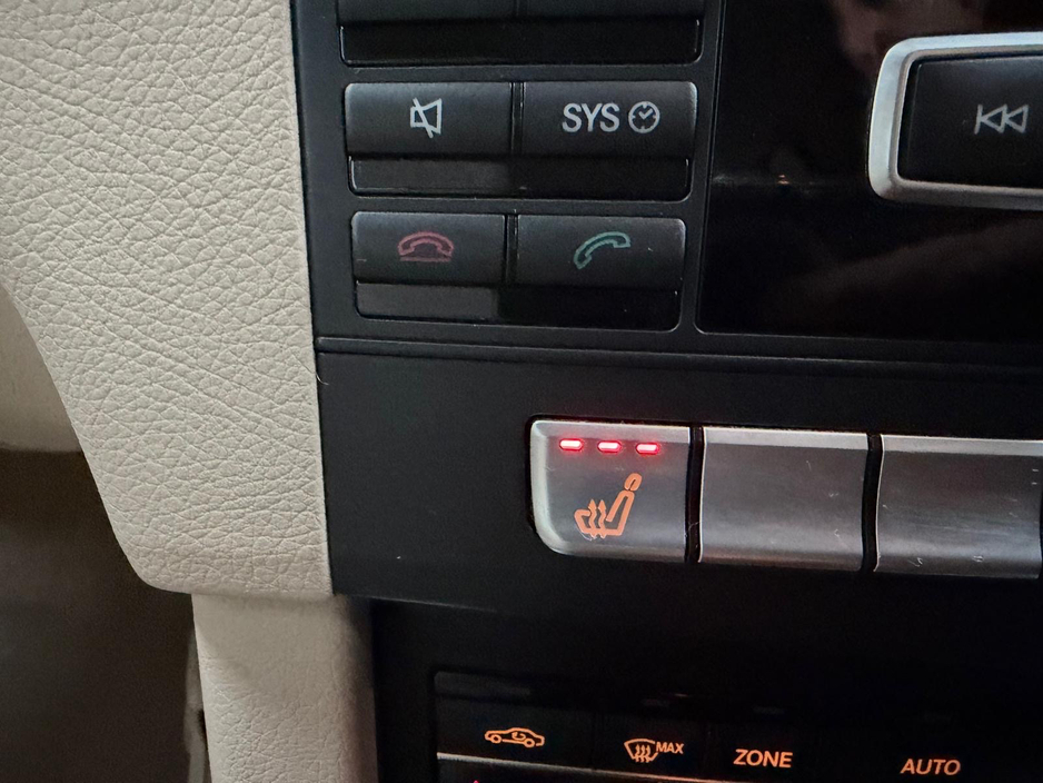 2015 Mercedes-Benz E Class - image 7