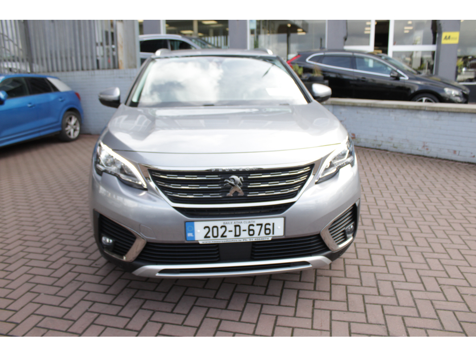 2020 Peugeot 5008 - image 9