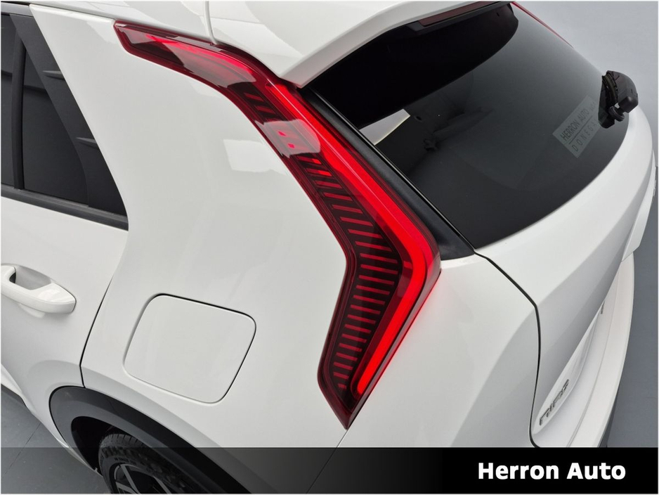 2023 Kia Niro - image 20