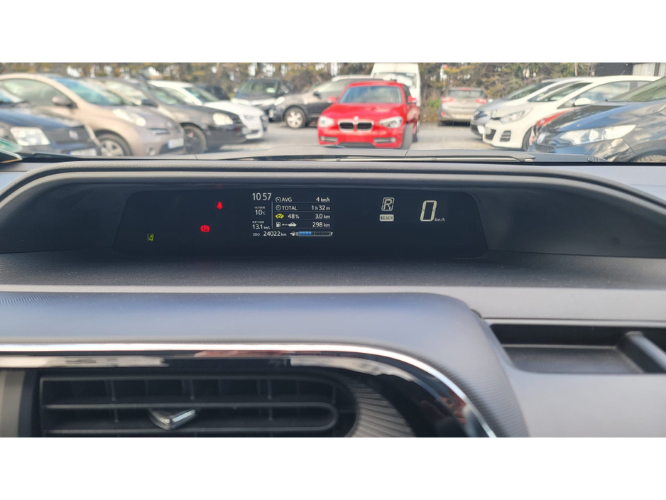 2017 Toyota Aqua - image 16