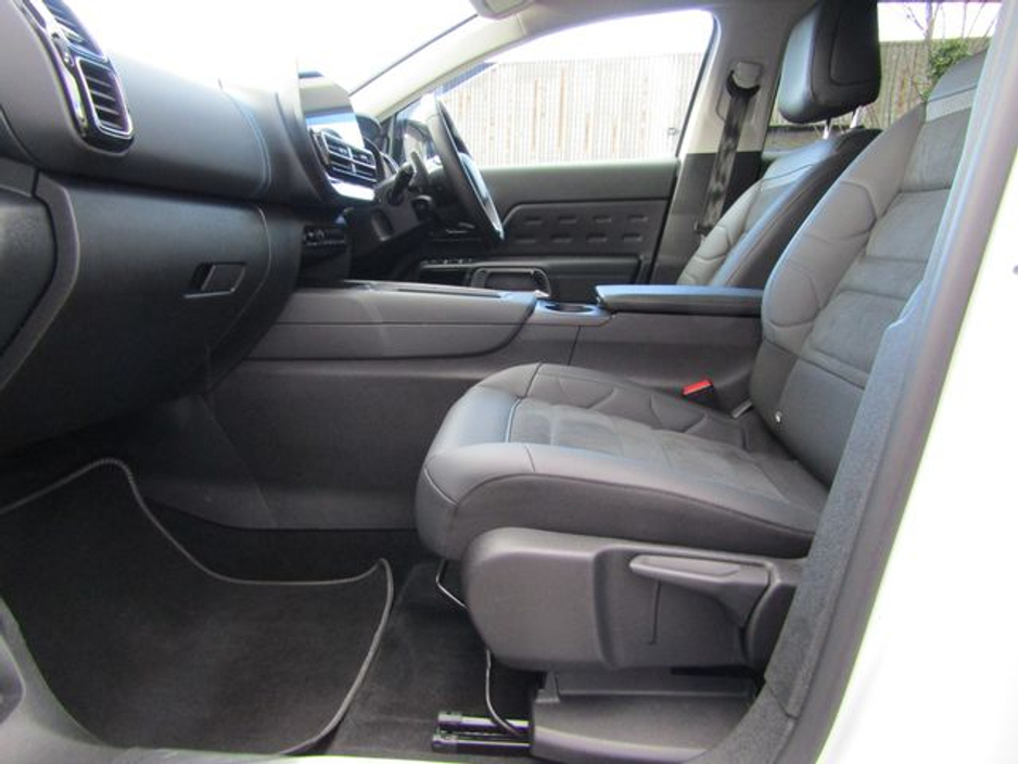 2023 Citroen C5 Aircross - image 14