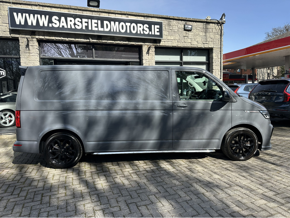 2024 Volkswagen Transporter - image 11