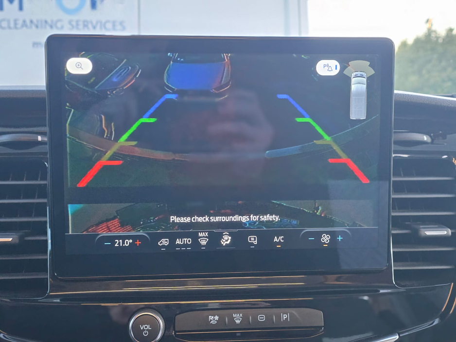 2025 Ford Transit - image 10