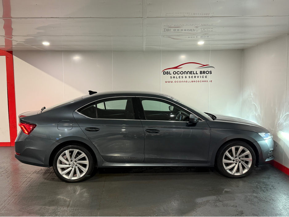 2022 Skoda Octavia - image 19