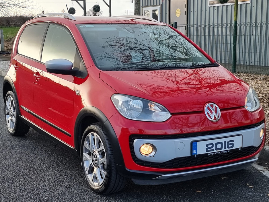 2016 Volkswagen up! - image 8