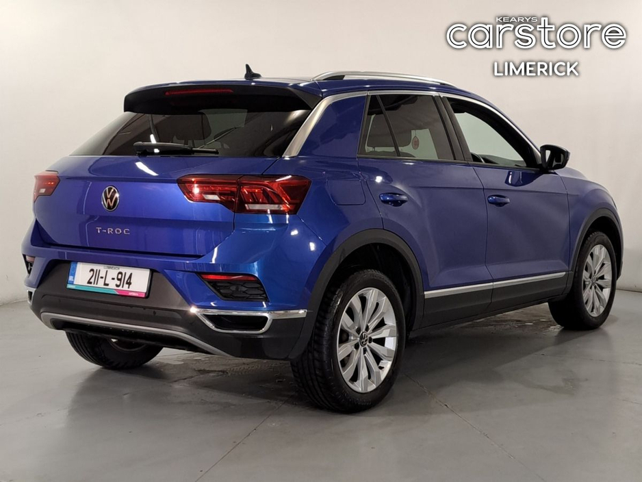 2021 Volkswagen T-Roc - image 3