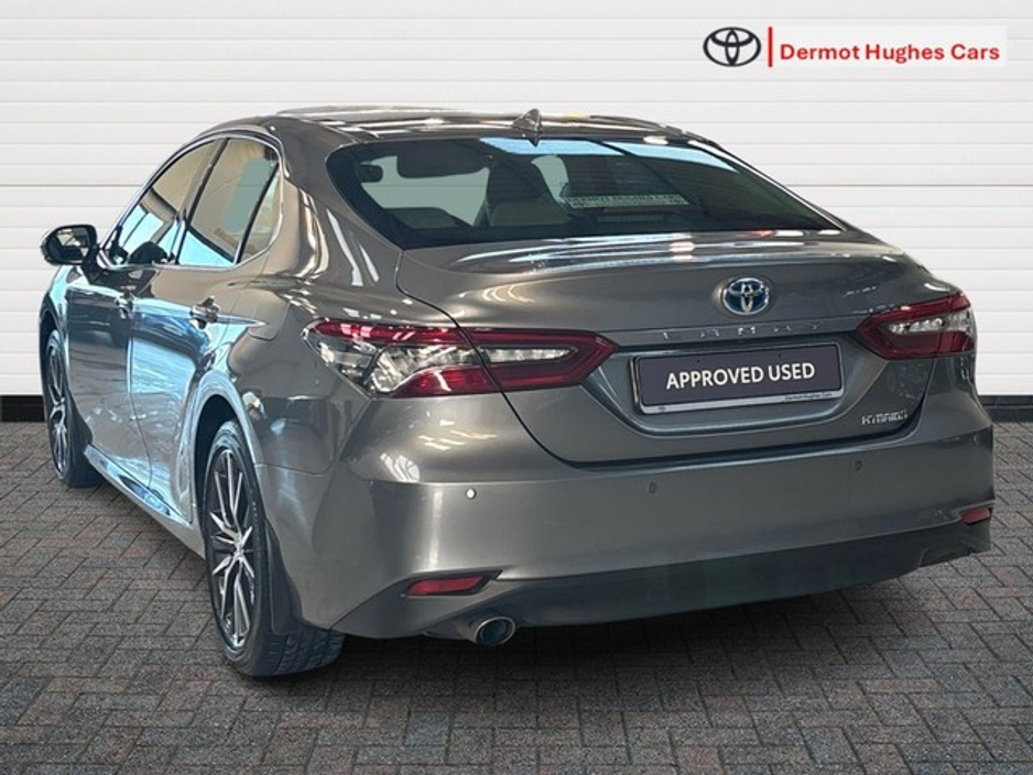 2023 Toyota Camry - image 2