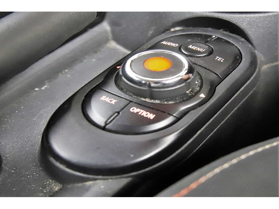 2015 MINI Hatch - image 23