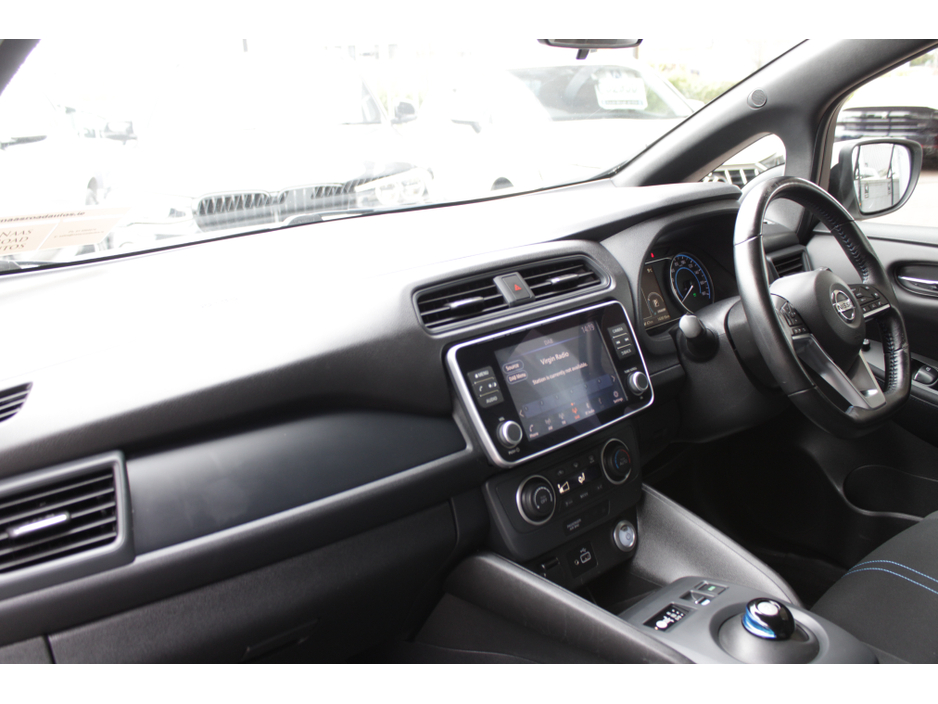 2022 Nissan Leaf - image 21