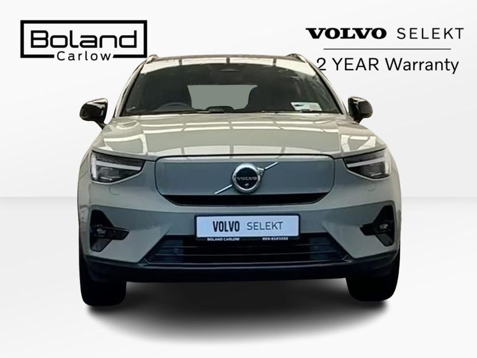 2024 Volvo XC40 - image 7