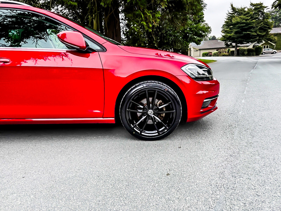 2018 Volkswagen Golf - image 4