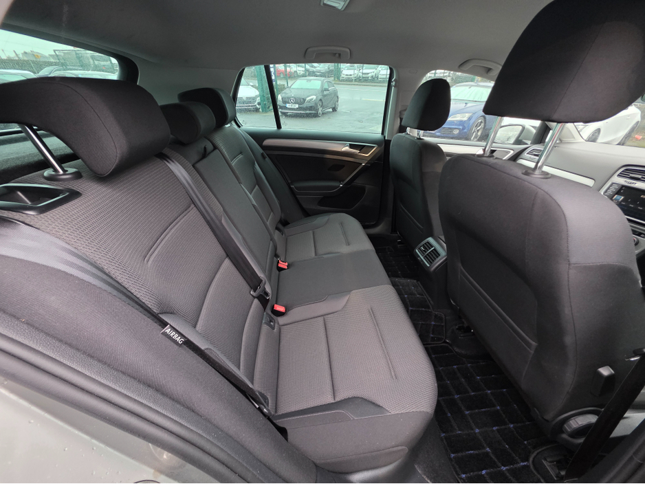 2017 Volkswagen Golf 1.2 TSI CARPLAY - ANDROID AUTO -  LANE ASSIST - PRIVACY GLASS  - REV CAMERA - LOW TAX BAND €15,950