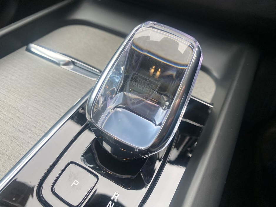 2025 Volvo XC60 - image 16