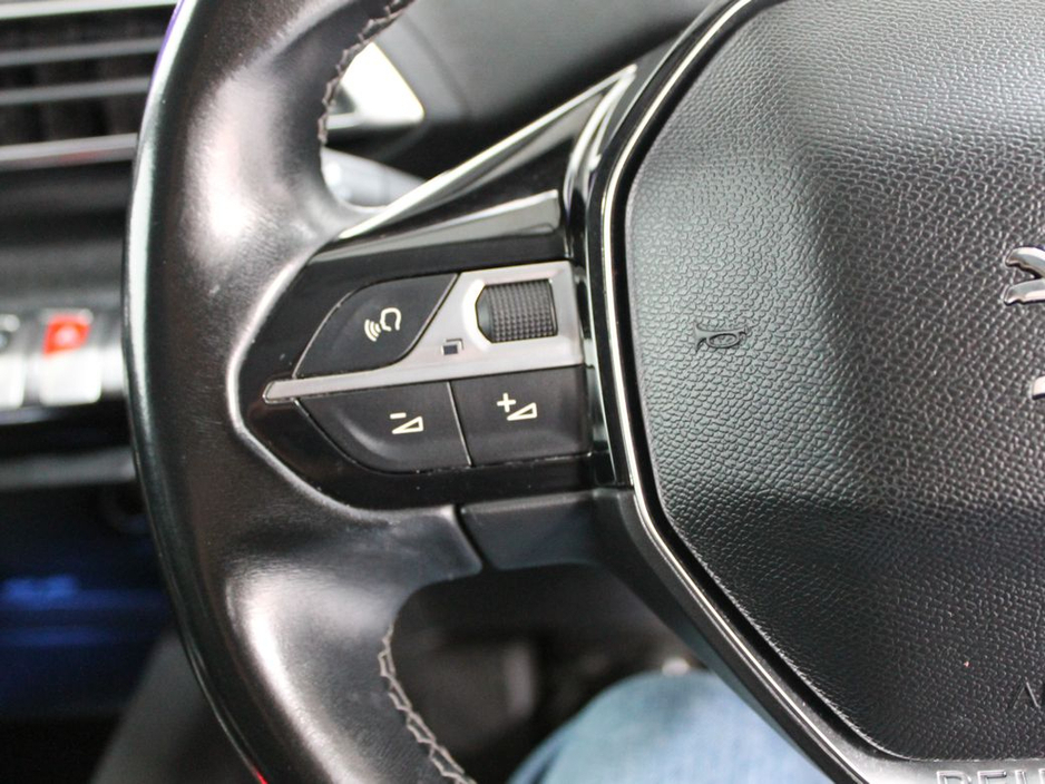 2019 Peugeot 3008 - image 21