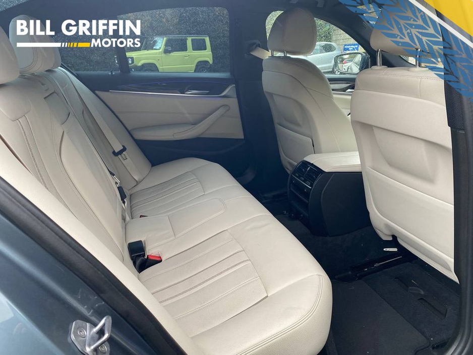 2018 BMW 5 Series - image 8