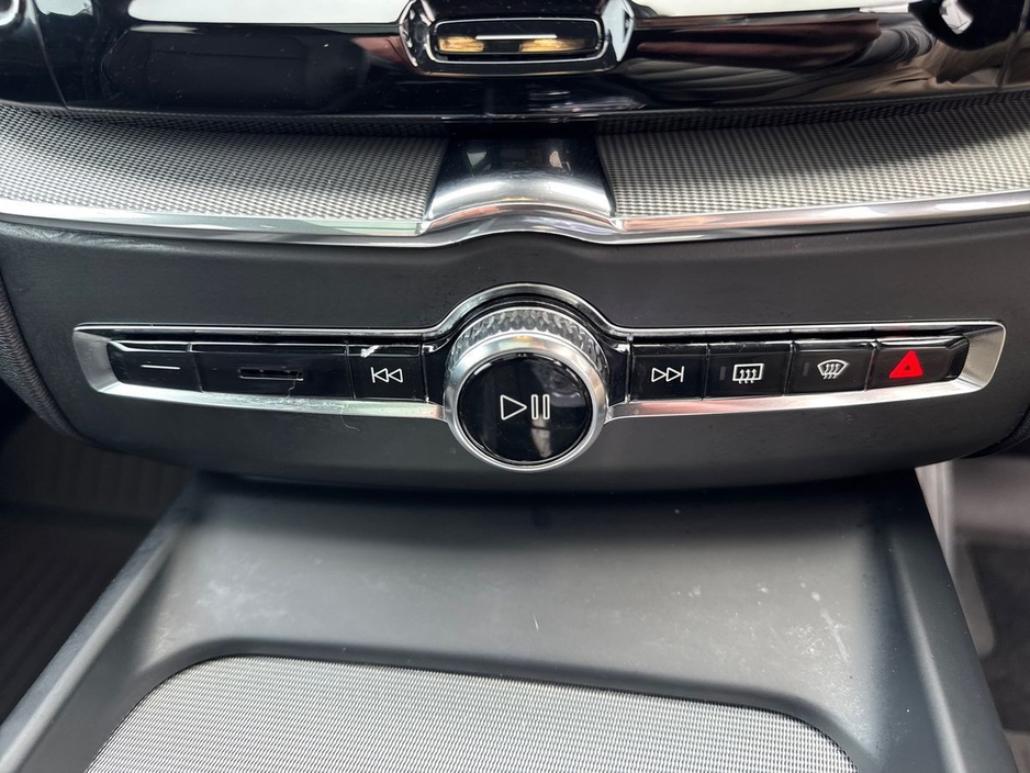 2024 Volvo XC60 T6 PLUS DARK *3YR WARRANTY* €130 PER WEEK ON PCP €59,995