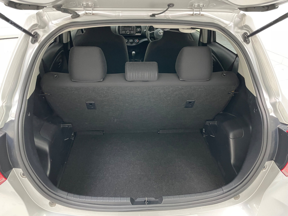 2019 Toyota Yaris - image 17