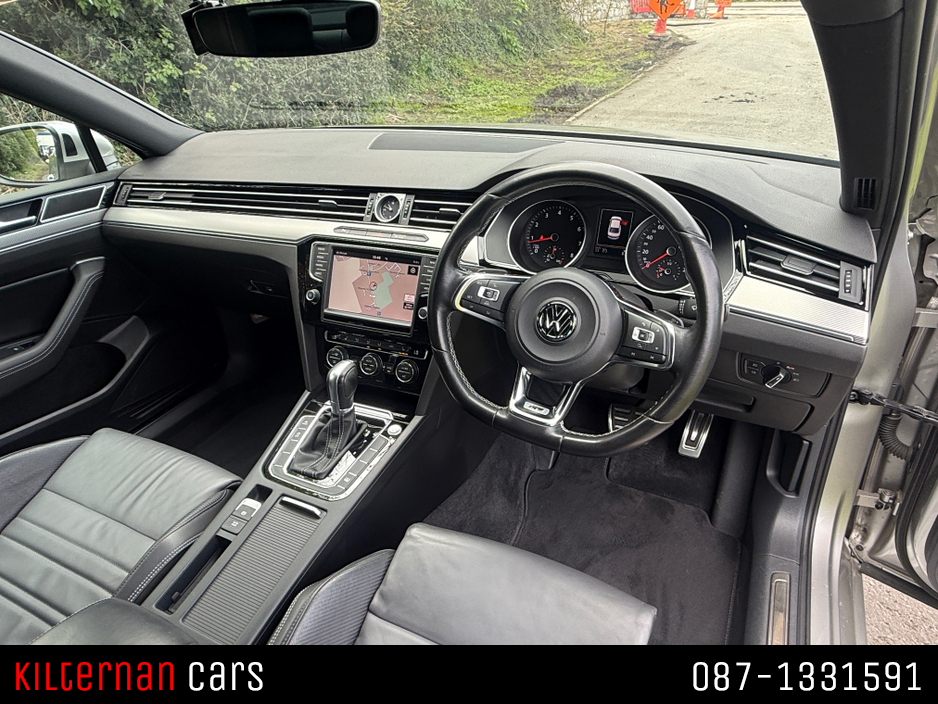 2016 Volkswagen Passat - image 8