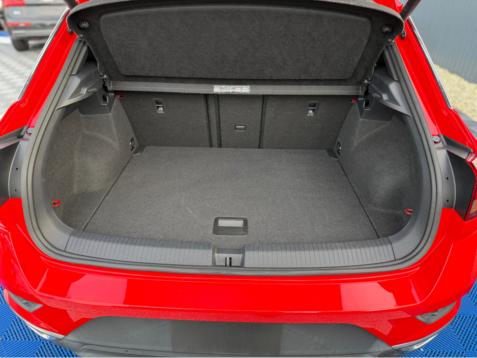 2020 Volkswagen T-Roc - image 32