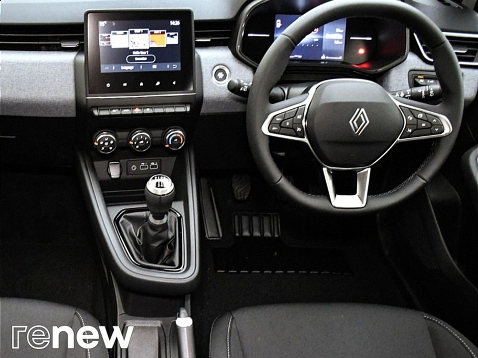 2025 Renault Clio - image 23