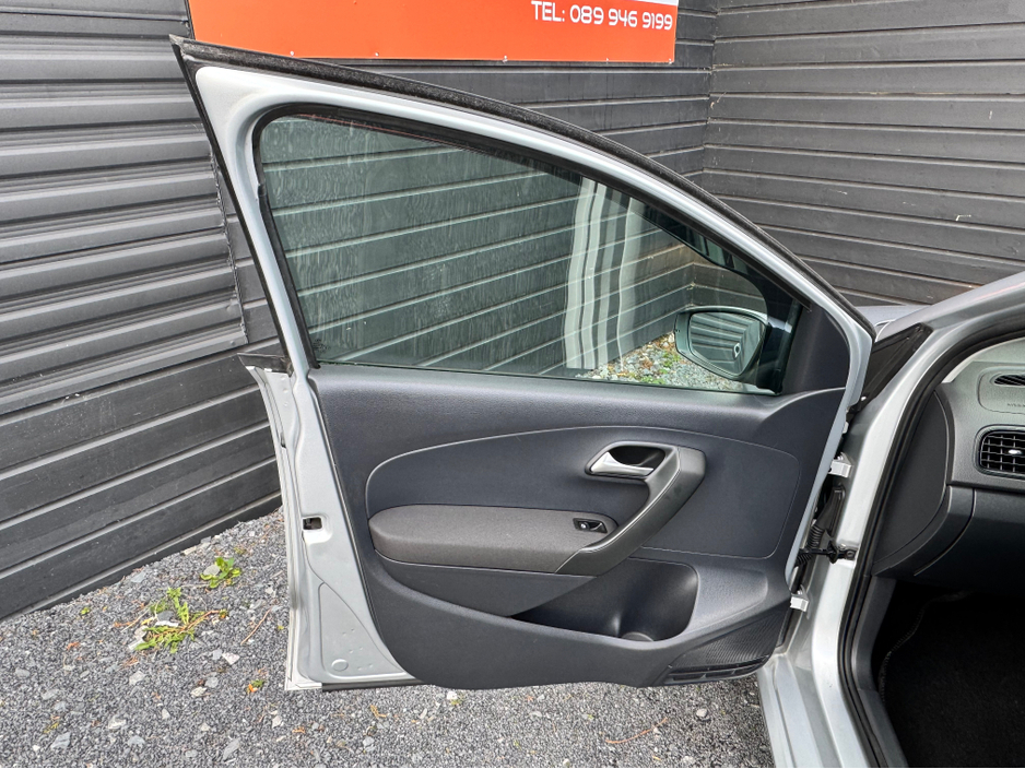 2015 Volkswagen Polo - image 16