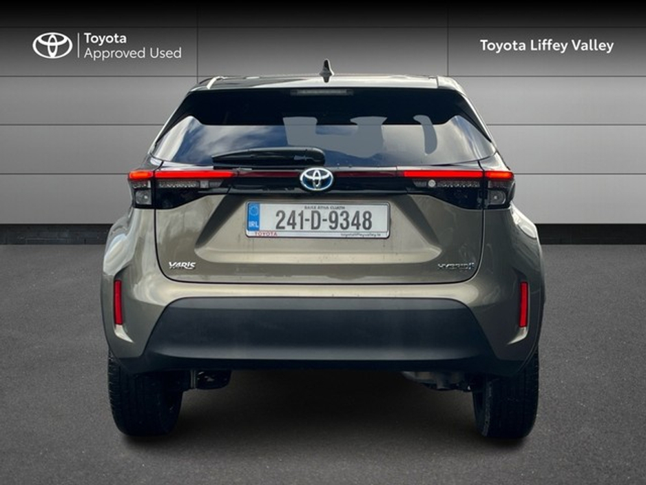 2024 Toyota Yaris Cross - image 4