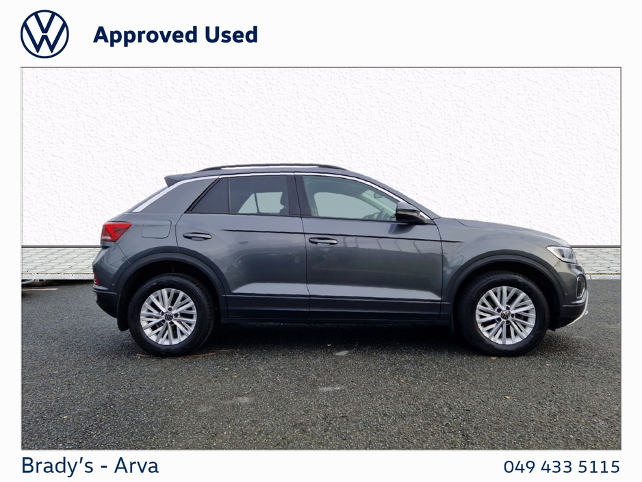 2023 Volkswagen T-Roc - image 11