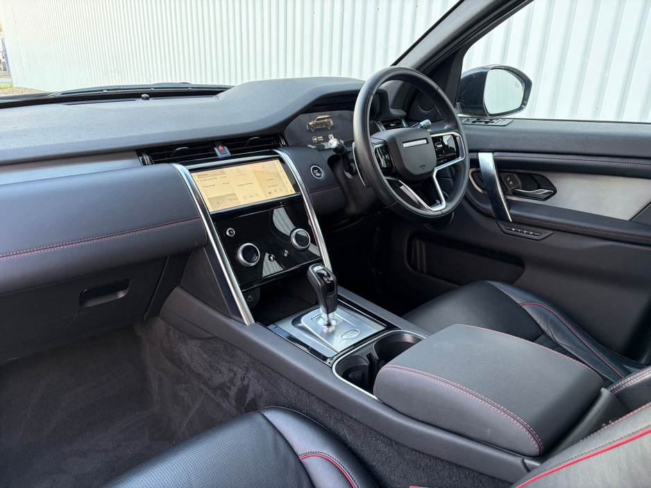 2021 Land Rover Discovery - image 13