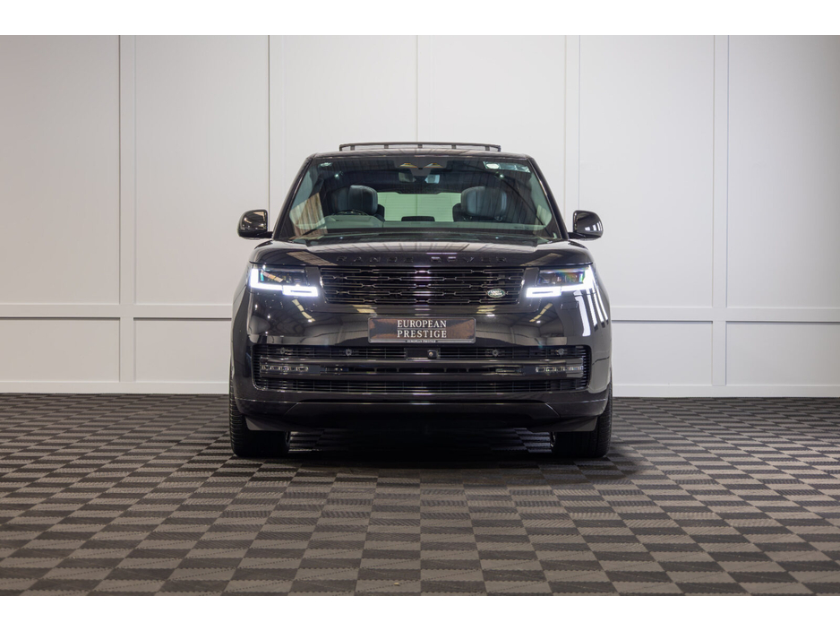 2024 Land Rover Range Rover - image 2