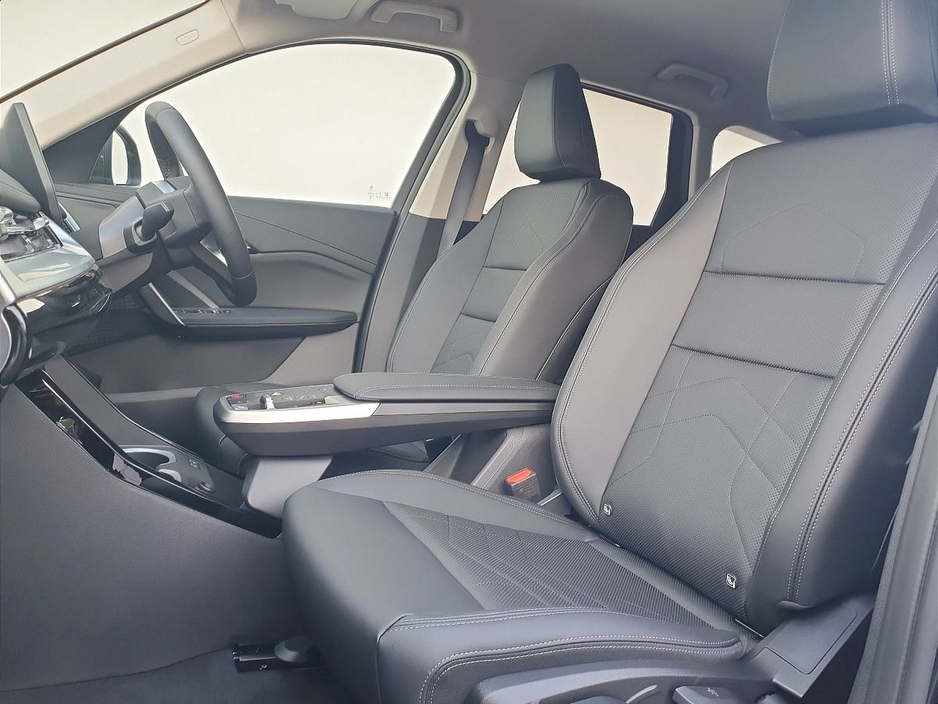 2026 BMW iX1 - image 7