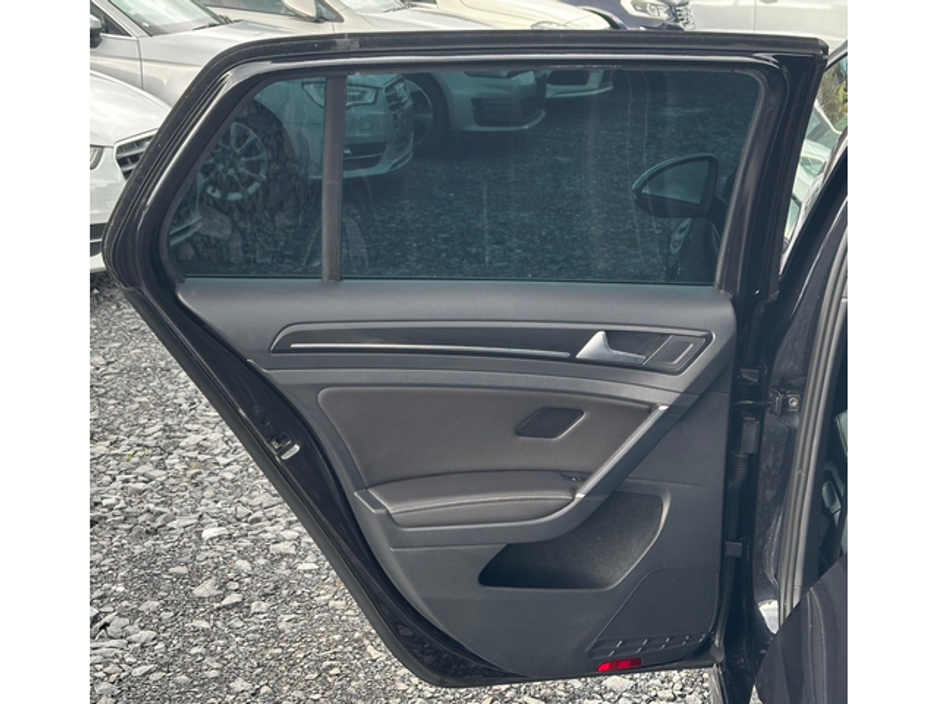 2014 Volkswagen Golf - image 6