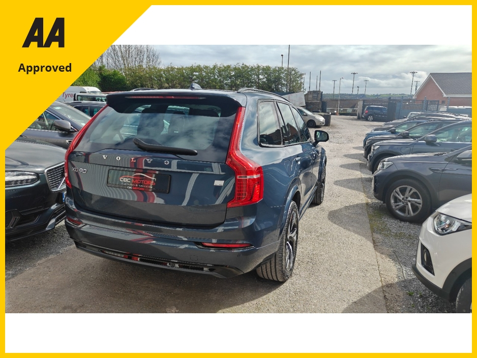 2023 Volvo XC90 - image 12