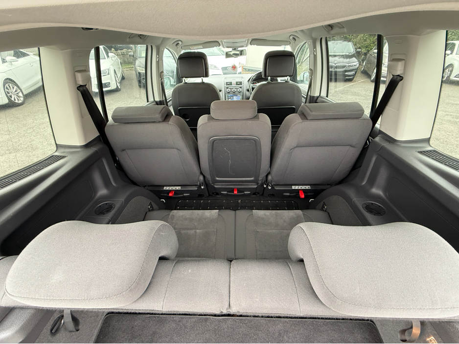 2015 Volkswagen Touran ( 152 REG ) HIGHLINE EDITION 7 SEATER * ALCANTARA SEATS * REVERSING CAMERA * SIMI DEALER - SPECIALISING IN IMPORTS OF JAP AUTOMATIC HI SPEC BLUEMOTION // LARGE TOUCH SCREEN // €15,450