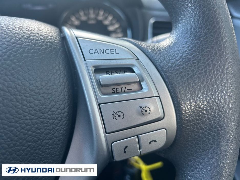 2017 Nissan Pulsar - image 18