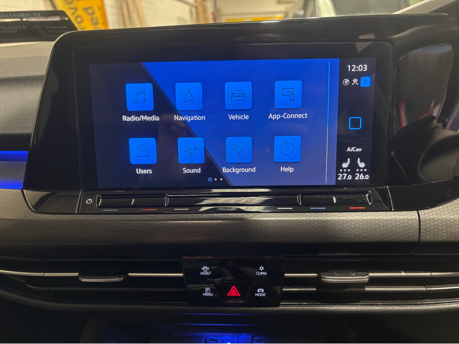 2021 Volkswagen Golf - image 17