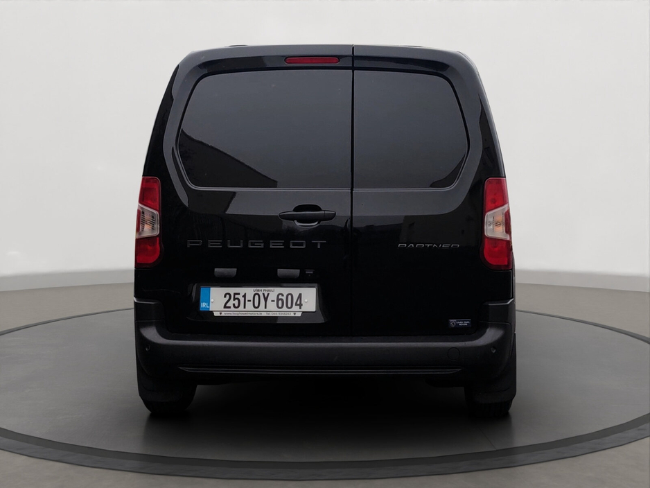 2025 Peugeot Partner - image 7